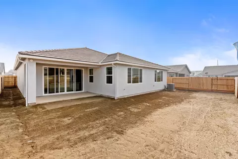 215 Hampton St, Tulare, CA 93274 photo 24