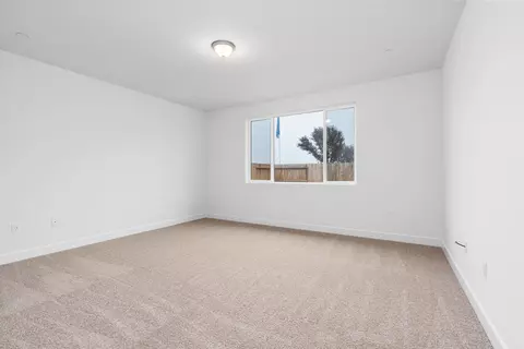 215 Hampton St, Tulare, CA 93274 photo 15