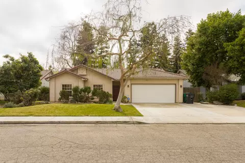2553 W Michelle Ln, Porterville, CA 93257