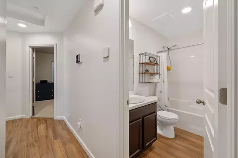 Entry Way - 658 Rebeca Ave, Sanger, CA 93657 photo 3 of 7