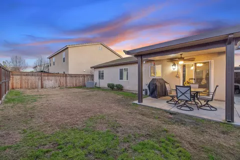 Exterior - 658 Rebeca Ave, Sanger, CA 93657 photo 4 of 10