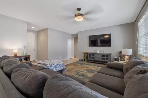 1090 Geneva Ct, Lemoore, CA 93245 photo 9