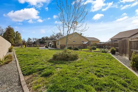 1090 Geneva Ct, Lemoore, CA 93245 photo 32