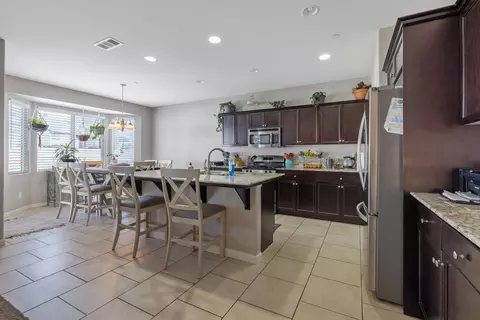 1090 Geneva Ct, Lemoore, CA 93245 photo 12