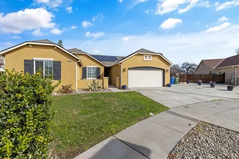 1090 Geneva Ct, Lemoore, CA 93245 photo 2