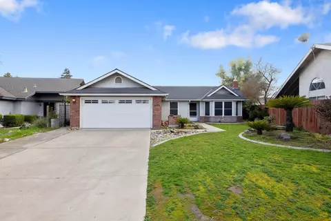5121 W Howard Ave, Visalia, CA 93277