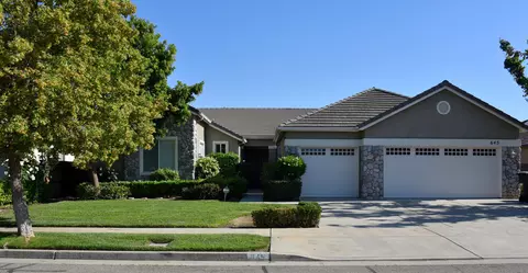 645 E Chestnut Ave, Visalia, CA 93292
