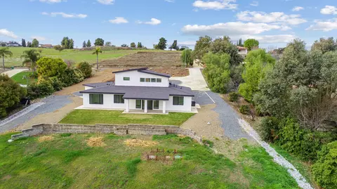 View/Area - 375 High Sierra Dr, Exeter, CA 93221 photo 1 of 5