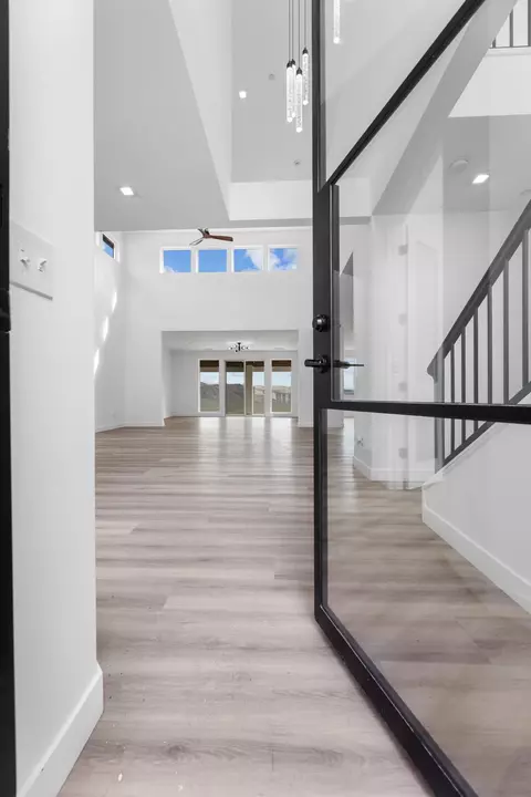 Entry Way - 375 High Sierra Dr, Exeter, CA 93221 photo 1 of 4