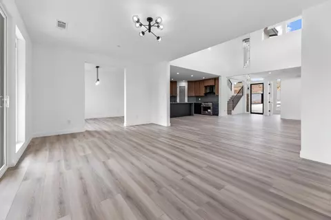 Living - 375 High Sierra Dr, Exeter, CA 93221 photo 3 of 4