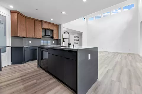 Kitchen - 375 High Sierra Dr, Exeter, CA 93221 photo 3 of 6