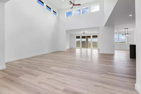 Living - 375 High Sierra Dr, Exeter, CA 93221 photo 1 of 4