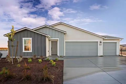 1107 E Russell Ave #1030, Visalia, CA 93292
