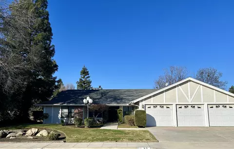 30 Adler Ave, Clovis, CA 93612