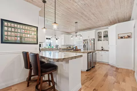Kitchen - 3108 E Cross Ave, Tulare, CA 93274 photo 1 of 7