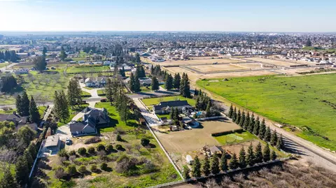 View/Area - 3108 E Cross Ave, Tulare, CA 93274 photo 11 of 11