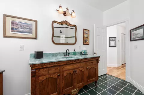 Bath - 3108 E Cross Ave, Tulare, CA 93274 photo 4 of 4