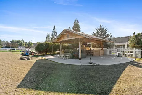 Exterior - 3108 E Cross Ave, Tulare, CA 93274 photo 12 of 22