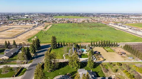 View/Area - 3108 E Cross Ave, Tulare, CA 93274 photo 10 of 11