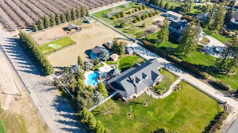 View/Area - 3108 E Cross Ave, Tulare, CA 93274 photo 5 of 11