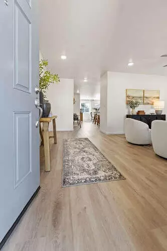 7041 Elm St, Visalia, CA 93291