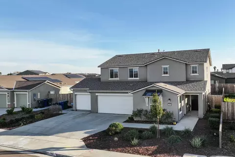2369 Beth Page Ave, Tulare, CA 93274