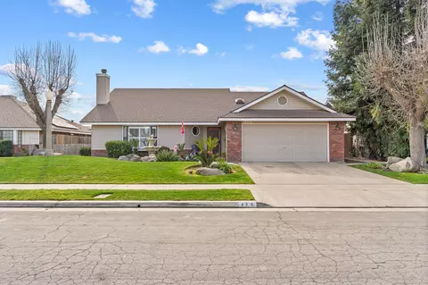 425 Jackson Ave, Tulare, CA 93274