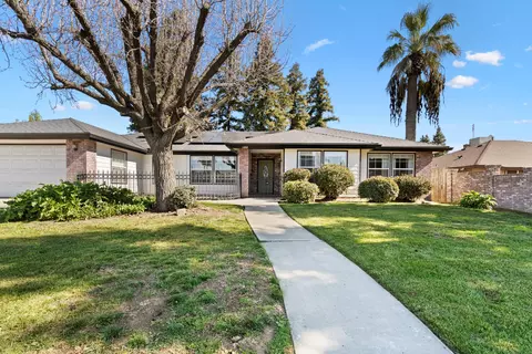 1844 S Bradley St, Visalia, CA 93292