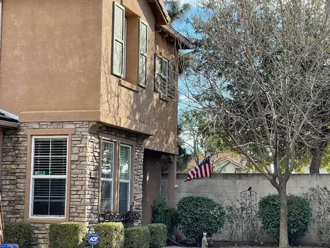1404 N Asciano Ct, Visalia, CA 93291