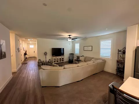 1627 E Copper Ct, Visalia, CA 93292 photo 4