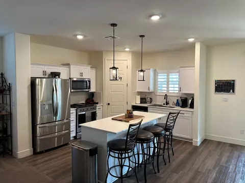 1627 E Copper Ct, Visalia, CA 93292 photo 5