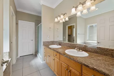 Bath - 756 Sheffield Ave, Exeter, CA 93221 photo 2 of 4