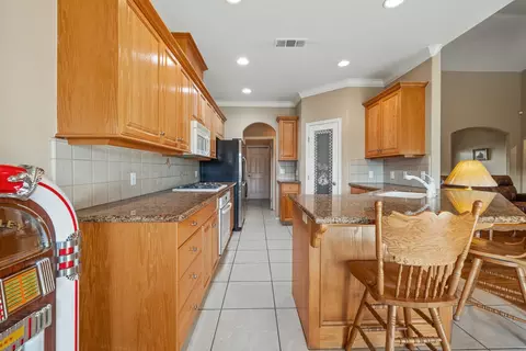 Kitchen - 756 Sheffield Ave, Exeter, CA 93221 photo 4 of 6
