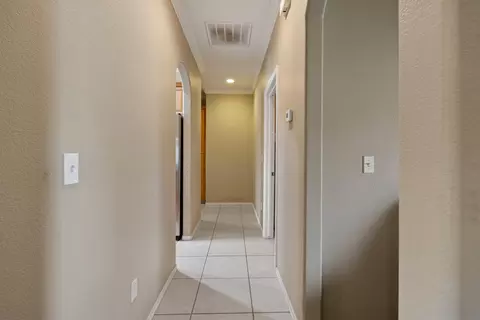 Entry Way - 756 Sheffield Ave, Exeter, CA 93221 photo 10 of 12
