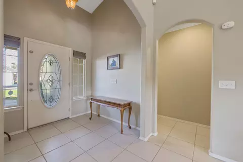 Entry Way - 756 Sheffield Ave, Exeter, CA 93221 photo 3 of 12