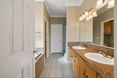 Bath - 756 Sheffield Ave, Exeter, CA 93221 photo 3 of 4