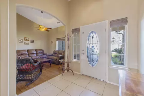 Entry Way - 756 Sheffield Ave, Exeter, CA 93221 photo 2 of 12