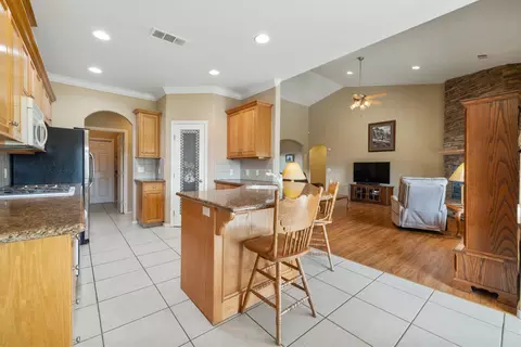 Kitchen - 756 Sheffield Ave, Exeter, CA 93221 photo 5 of 6