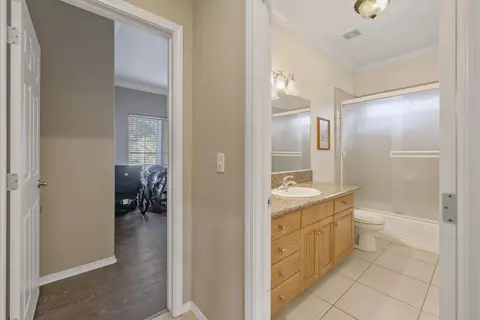 Entry Way - 756 Sheffield Ave, Exeter, CA 93221 photo 5 of 12