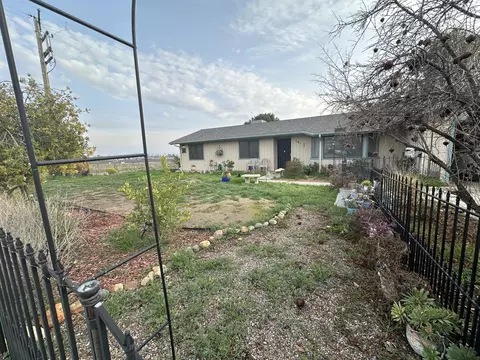 1191 E Thurman Ave, Porterville, CA 93257
