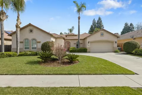 2010 N Cottonwood St, Visalia, CA 93291