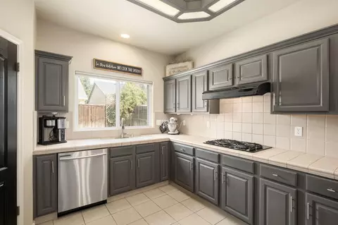 228 E Gibson Ave, Reedley, CA 93654 photo 14
