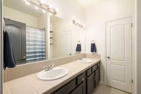 228 E Gibson Ave, Reedley, CA 93654 photo 23