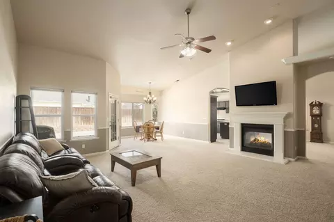 228 E Gibson Ave, Reedley, CA 93654 photo 7