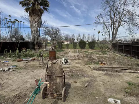 116 E Lang St, Hanford, CA 93230 photo 7
