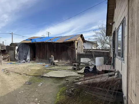 116 E Lang St, Hanford, CA 93230 photo 6