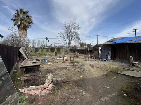 116 E Lang St, Hanford, CA 93230 photo 5