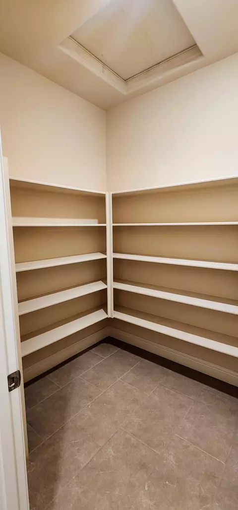 1810 Delft Ct, Tulare, CA 93274 photo 11