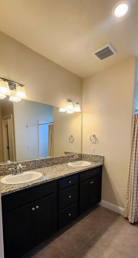 1810 Delft Ct, Tulare, CA 93274 photo 14