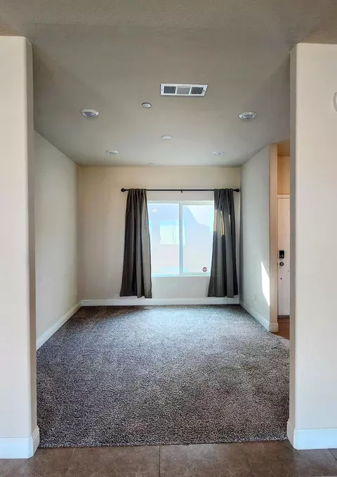 1810 Delft Ct, Tulare, CA 93274 photo 4